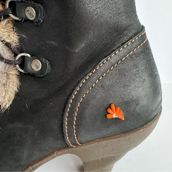 The Art Company Nubuck Leather Lace-Up Ankle Boots Sz 37 US 6.5 Heeled Fur Trim - Picture 9 of 16